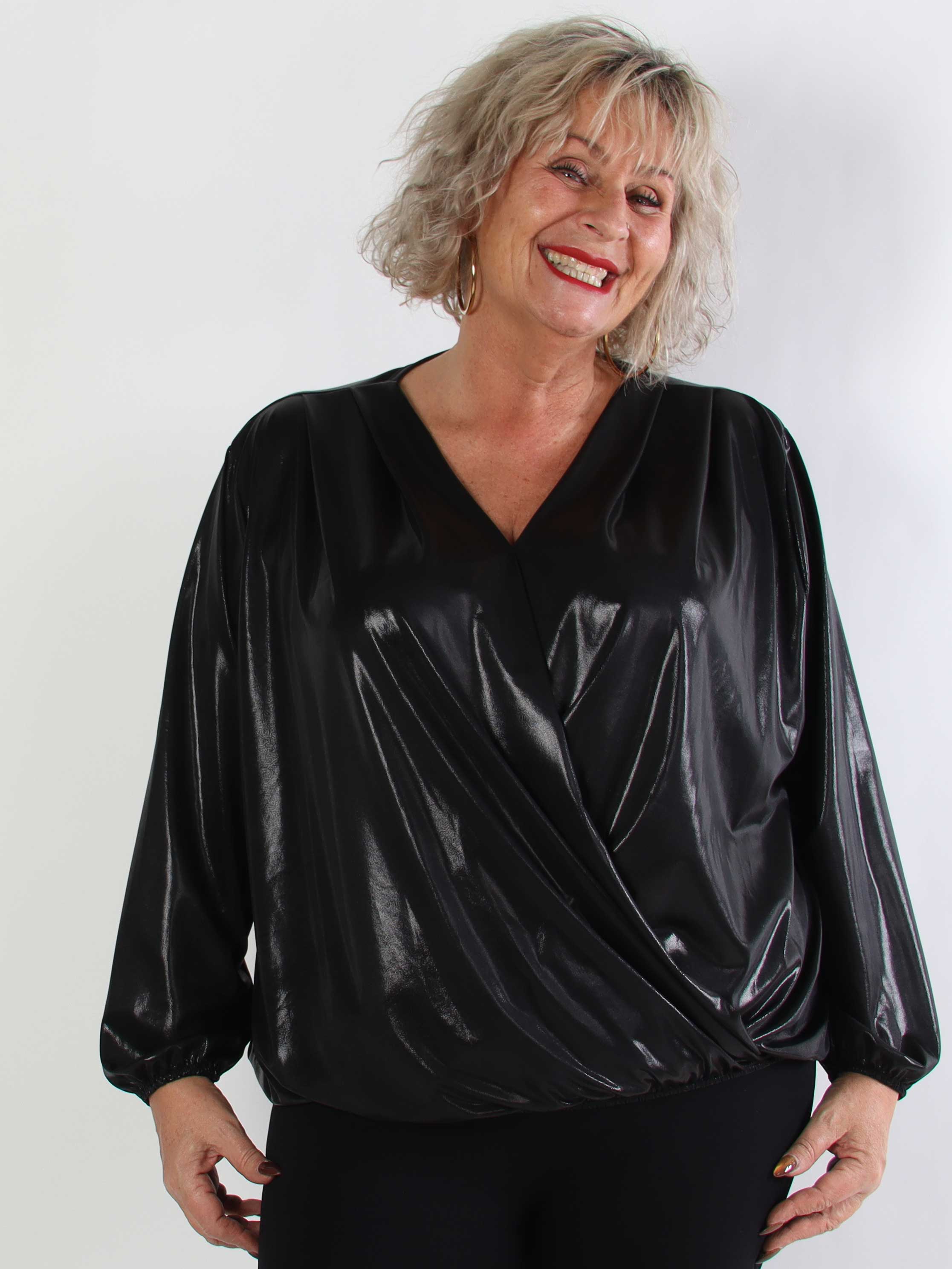 Rakel Shiny - Langærmet plus size bluse i skinnende stof